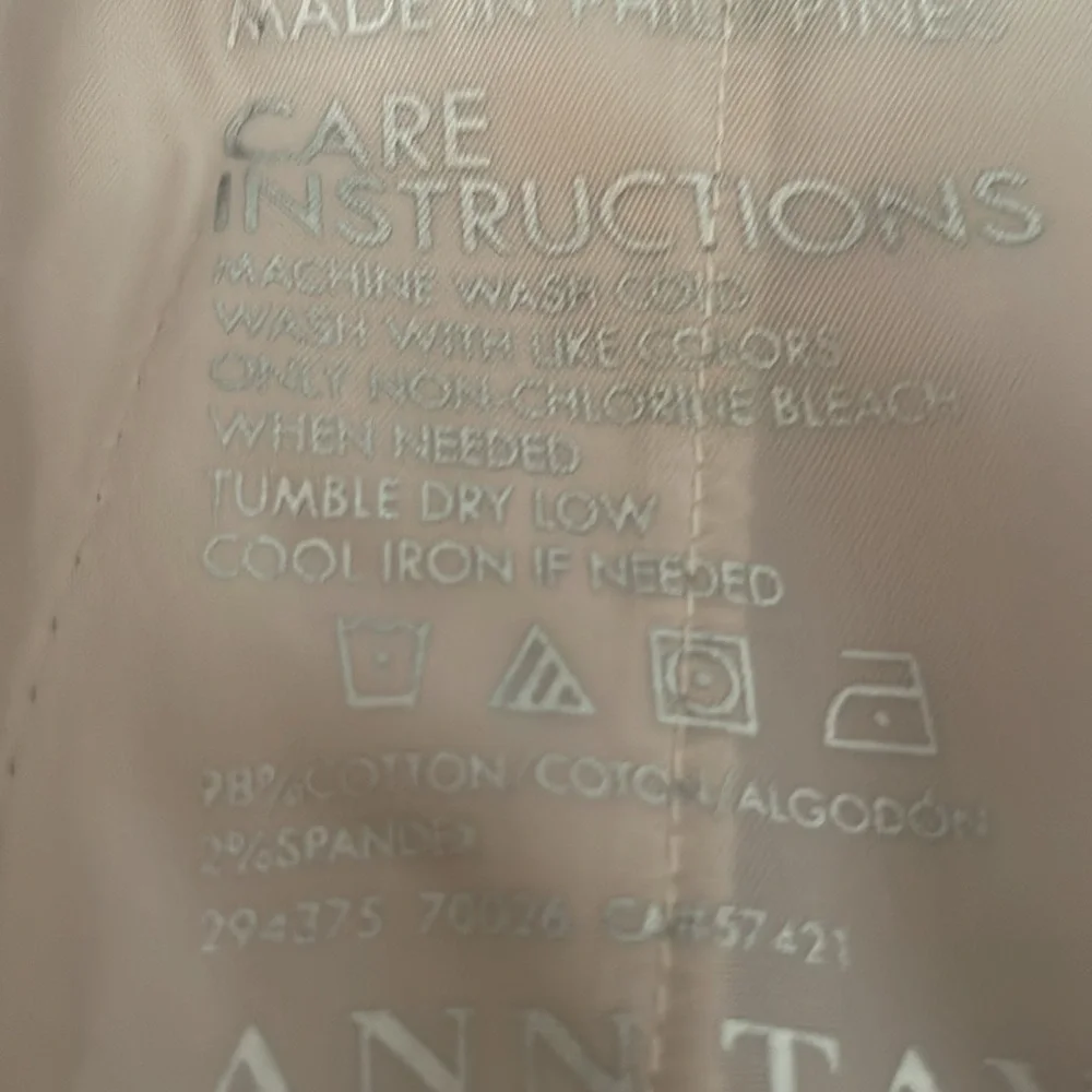 Ann Taylor city shorts size 14 NWT tan color. Front and back pockets - Picture 7 of 7